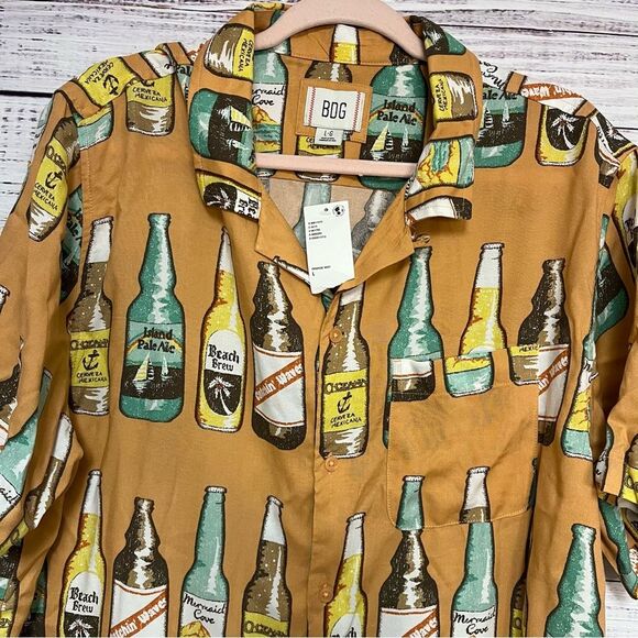 NWT BDG Urban Outfitters Drink Print Beer Bottles Hawaiian Camp Shirt Mens L - Picture 4 of 11